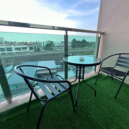 Roxy Apartment Kuching Zewnętrze zdjęcie