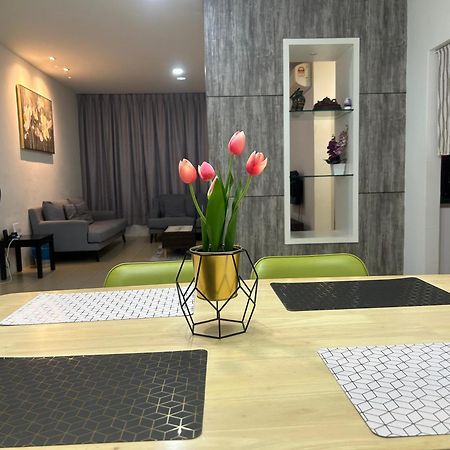 Roxy Apartment Kuching Zewnętrze zdjęcie